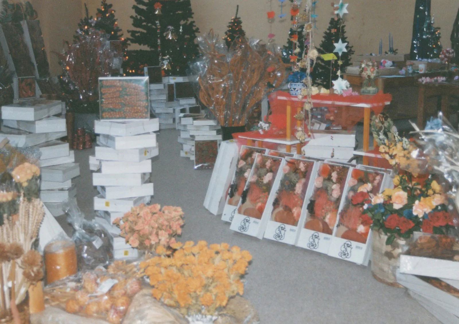 Das Sortiment der frühen Jahre — Trockenfloristik und Weihnachtsdekoration