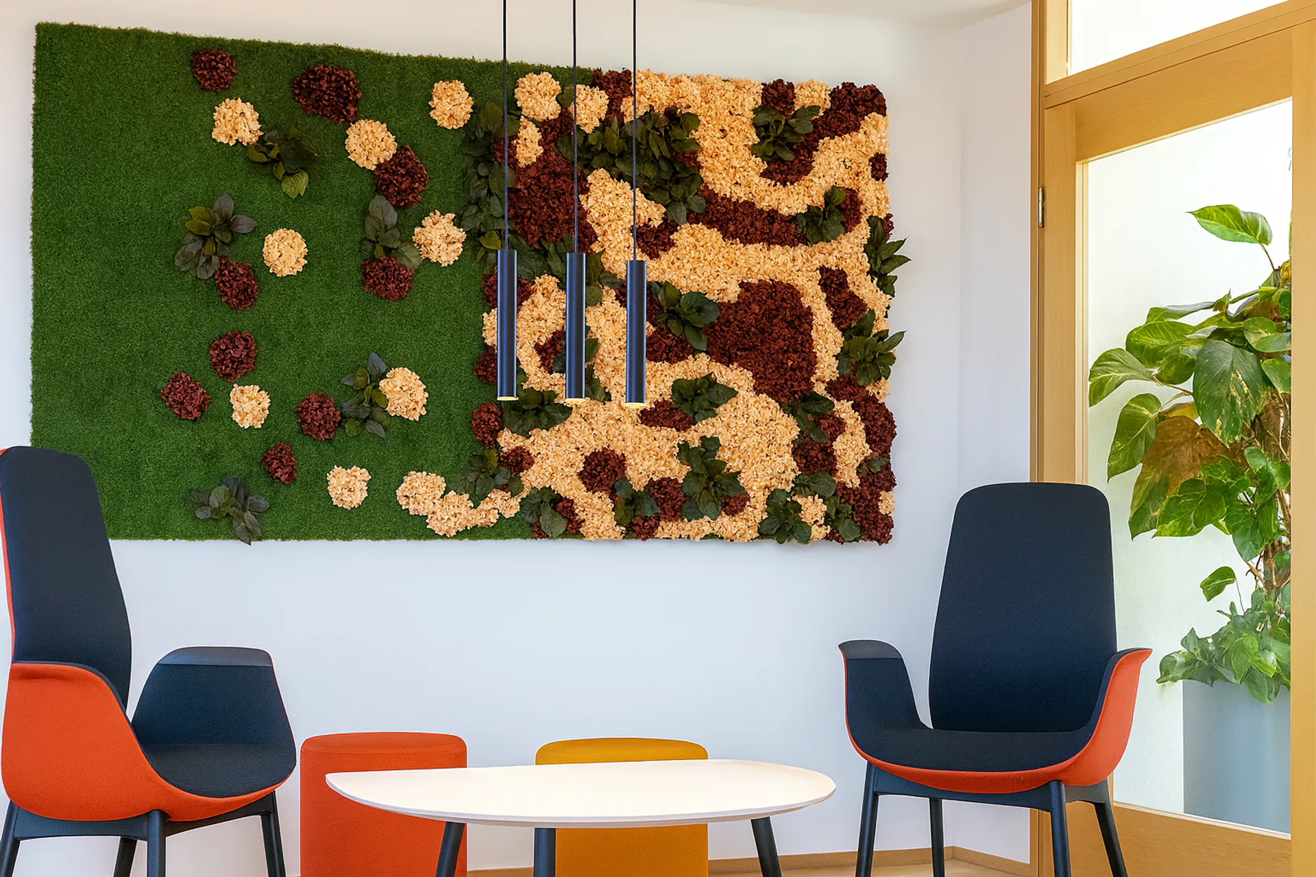 Blumenwand Besprechungsraum Begrünung — Wandbegrünung von MOOSMOOS