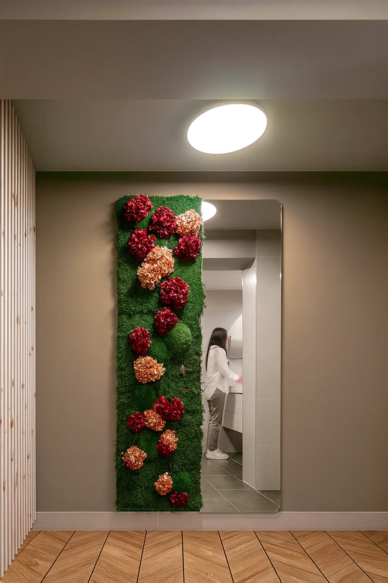 Blumenwand Empfang Moderne — Wandbegrünung von MOOSMOOS