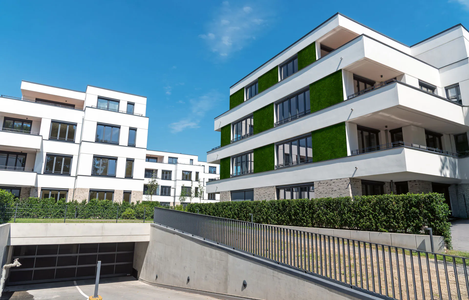 Fassade Moderne Wohnanlage — Greenovation · Welt Außen von MOOSMOOS
