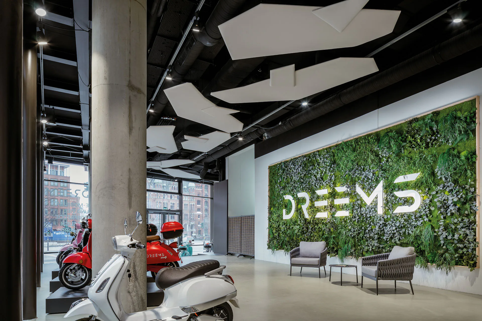 Logo Aus Moos Showroom Scooter Ausstellung — Logo aus Moos von MOOSMOOS