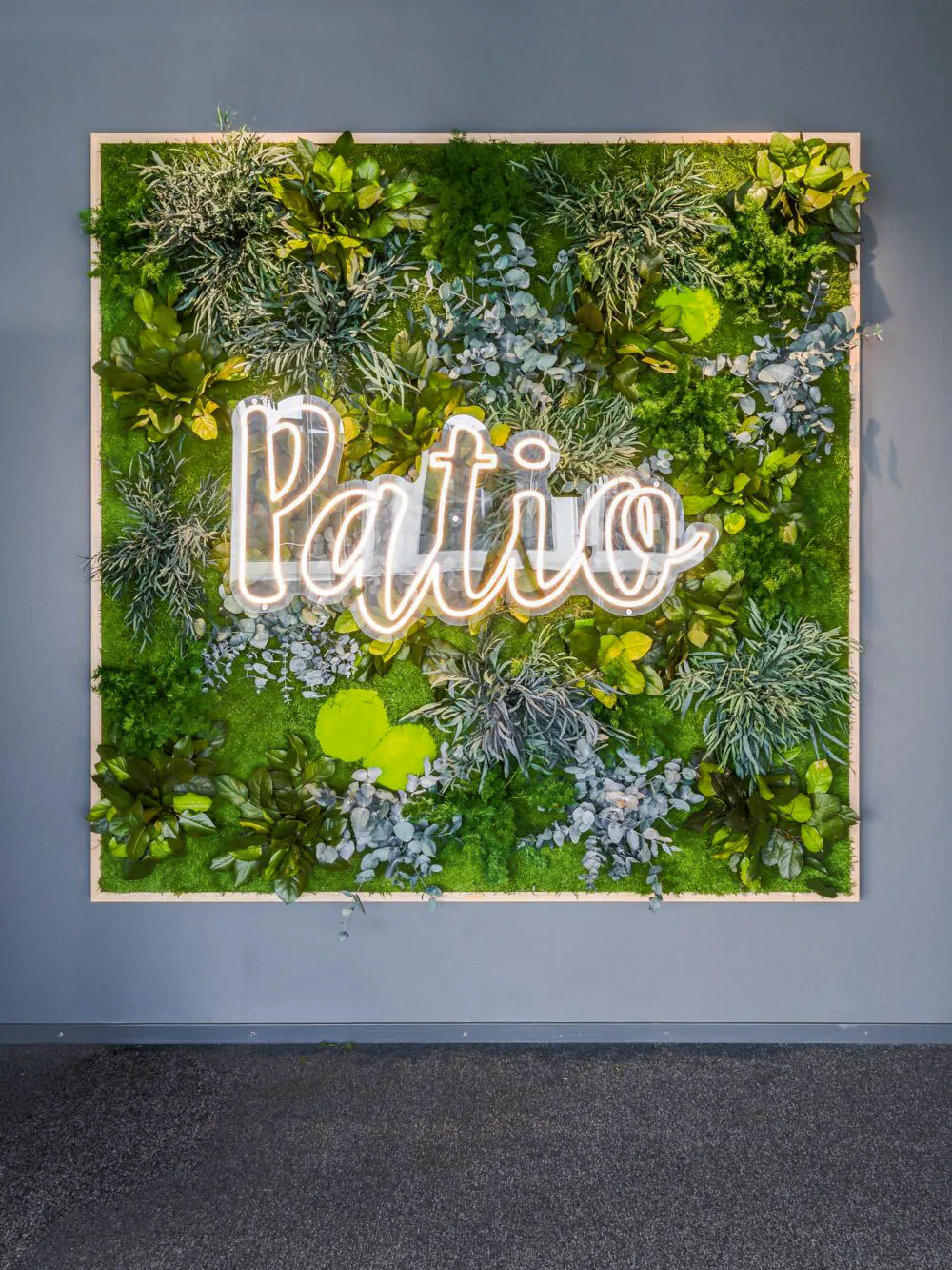 Logo Aus Moos Showroom Willkommens-Installation — Logo aus Moos von MOOSMOOS