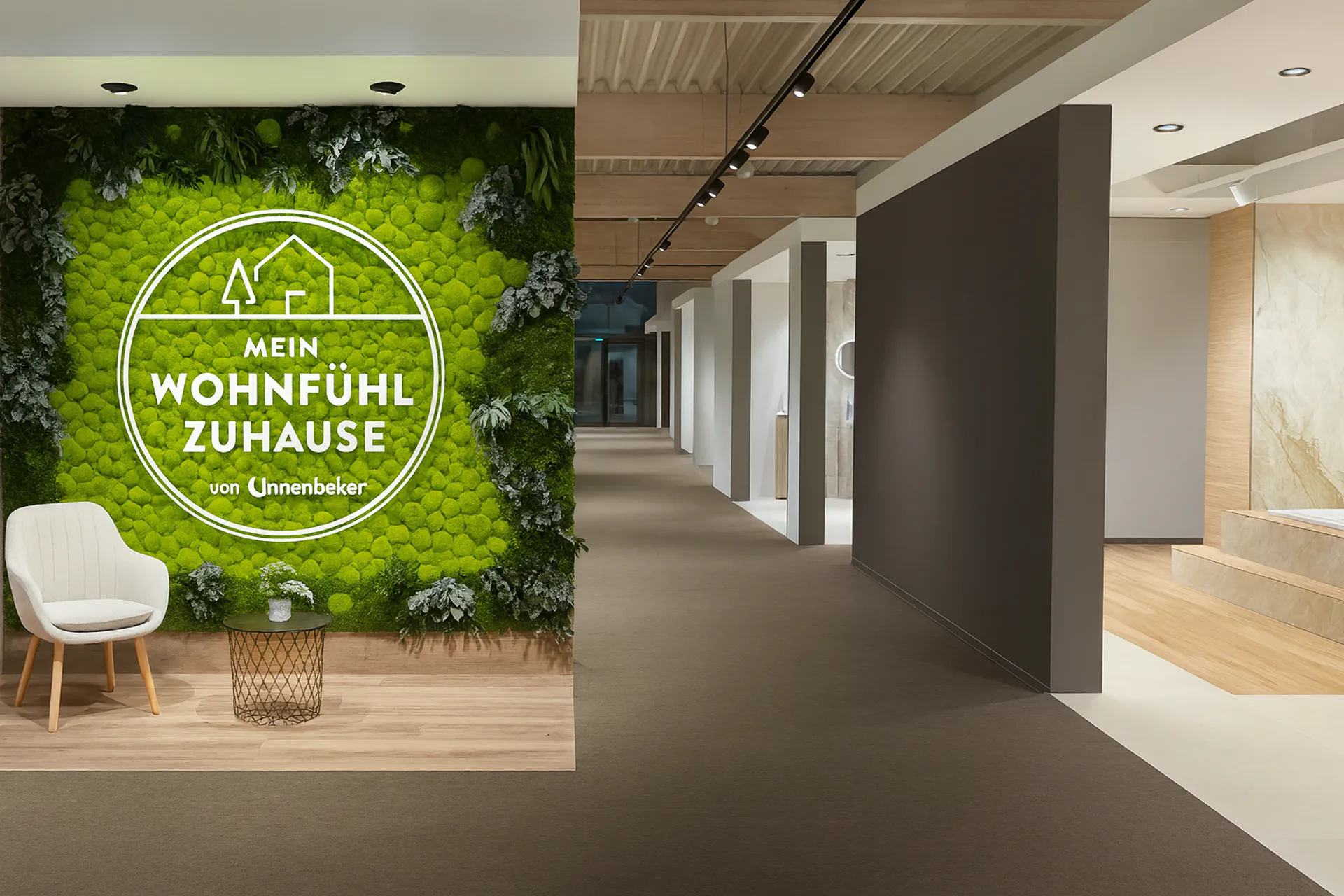 Logo aus Moos Showroom Empfang Unnenberger — Logo aus Moos von MOOSMOOS