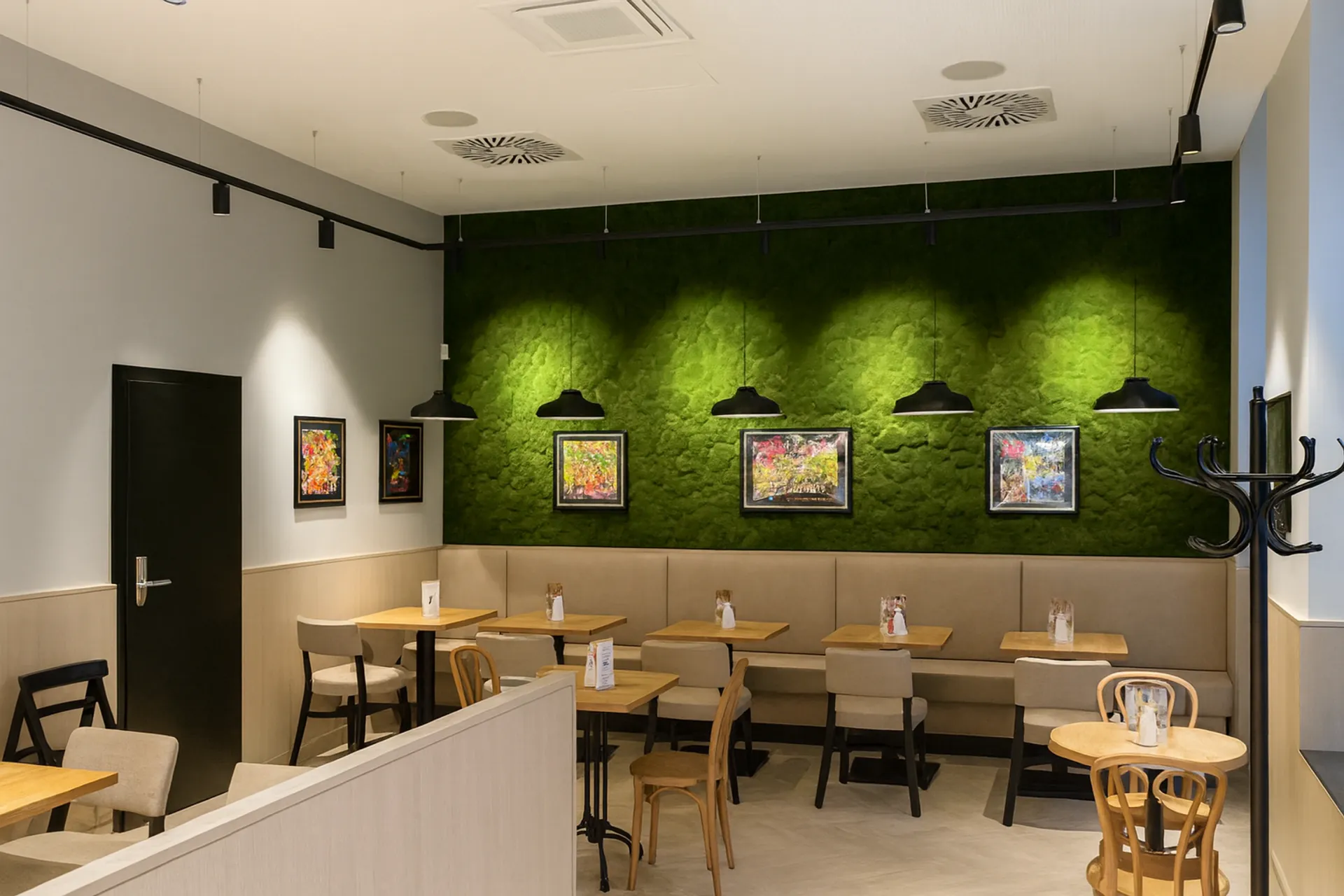 Mooswand Restaurant Moderne Gastronomie — Wandbegrünung von MOOSMOOS