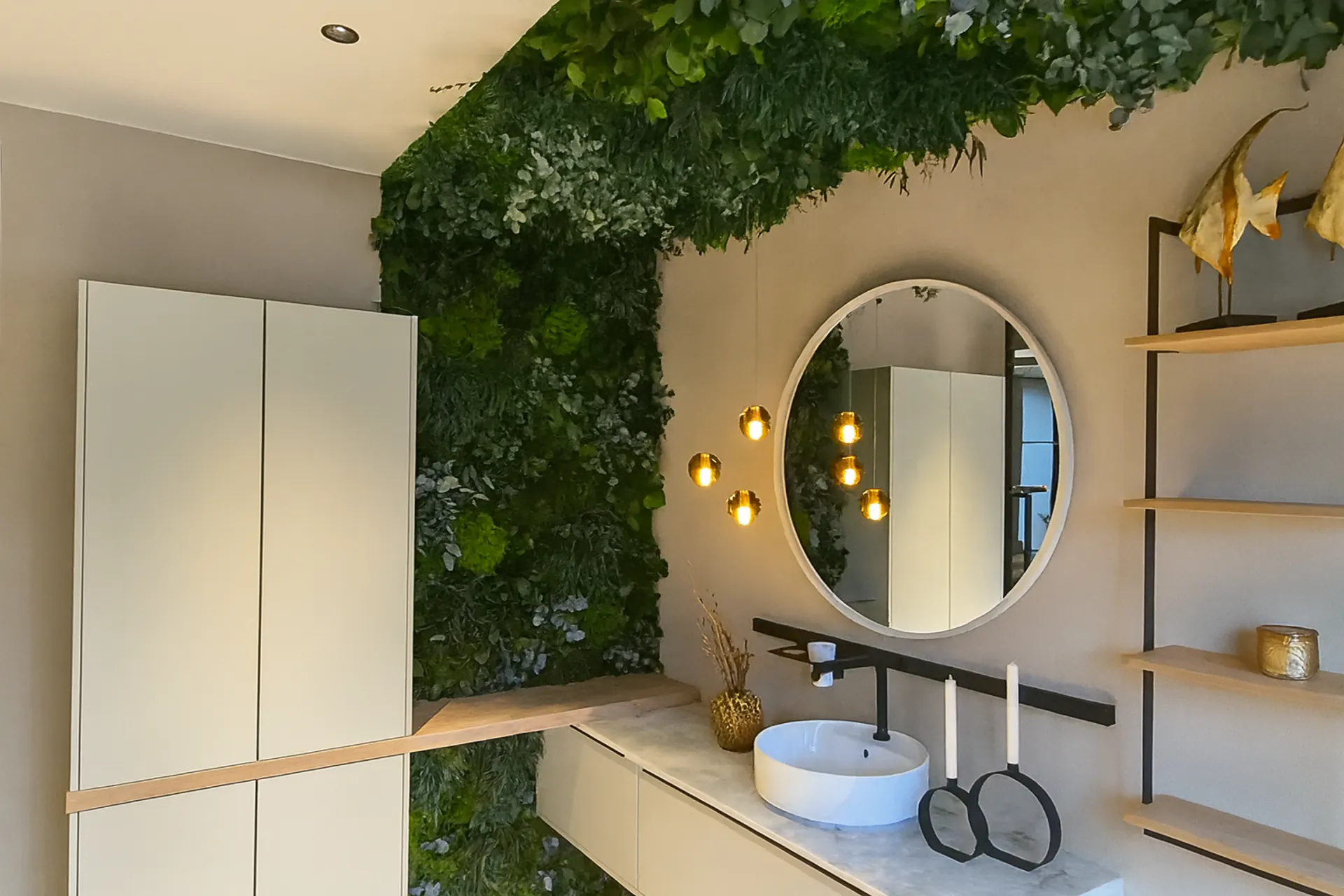 Mooswand Modernes Badezimmer Showroom — Wandbegrünung von MOOSMOOS