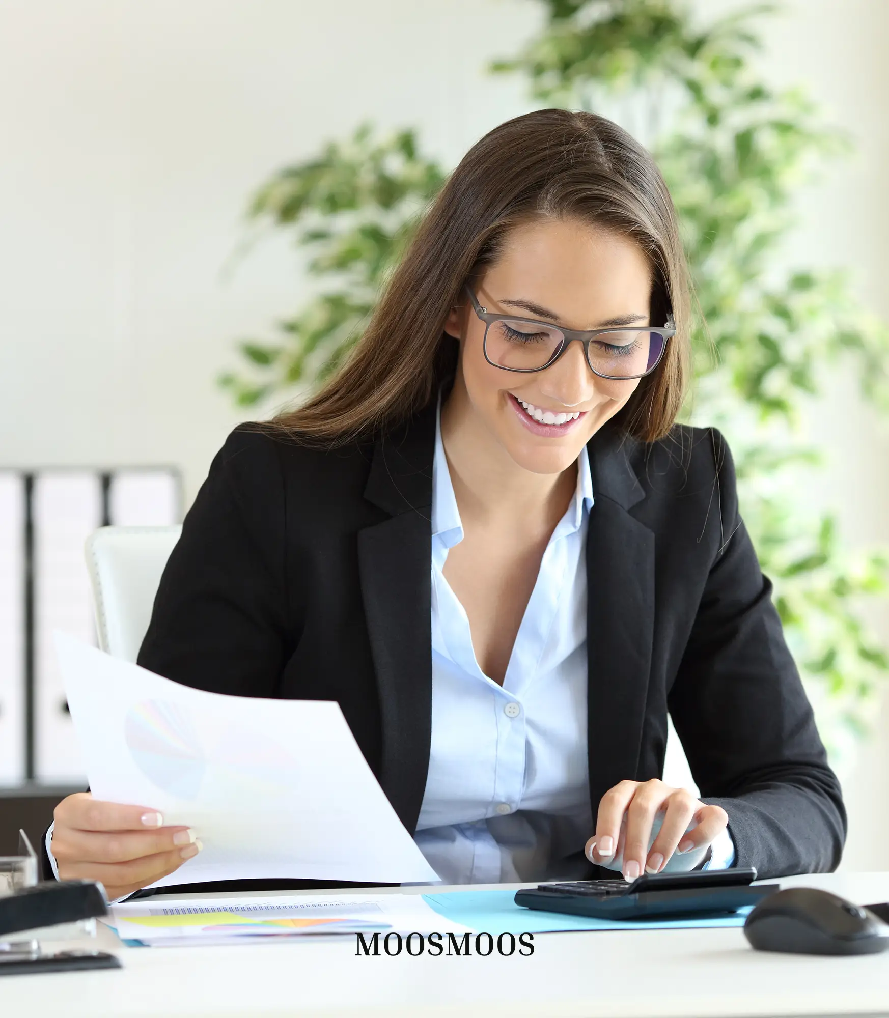 Frau am PC Buchhaltung Firma Arbeits Job